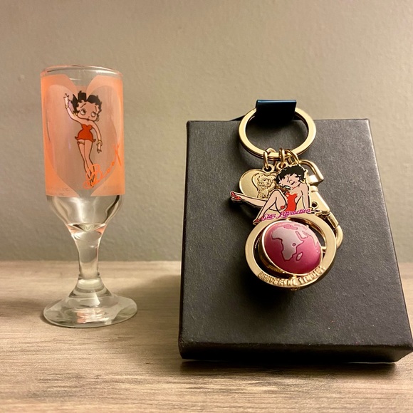 🆕 Universal Studios Betty Boop Shot Glass and Keychain Bundle - Picture 1 of 5